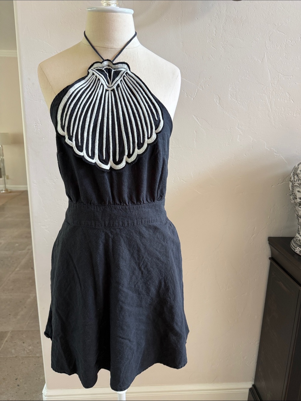 Farm Rio for Anthropologie darling black seashell halter mini dress-small